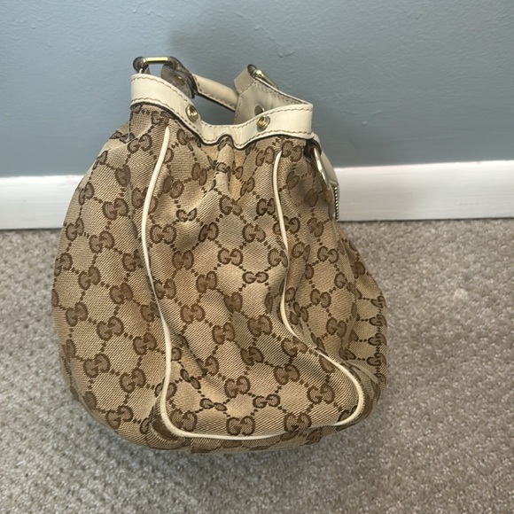 Gucci Brown/Ivory Monogram Canvas Shoulder Purse w/ Bag Charm - Picture 4 of 14